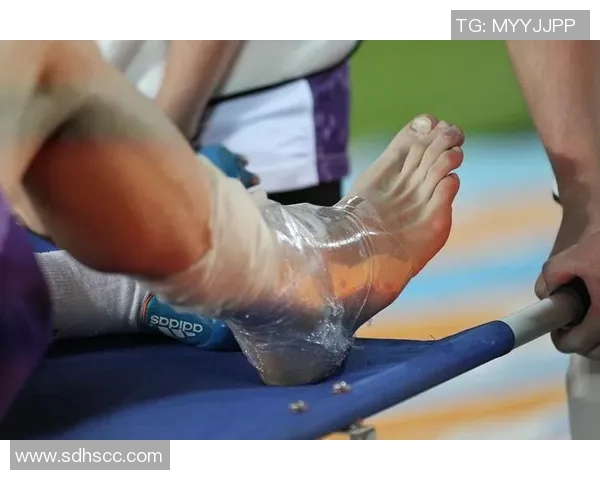 哈利伯顿右脚跟腱撕裂已经完成手术