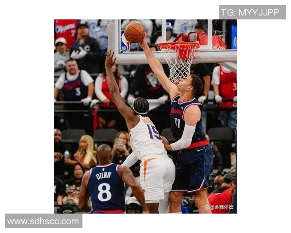 快船129-102大胜太阳，赛后3人被盛赞，哈登的首个总冠军稳了？