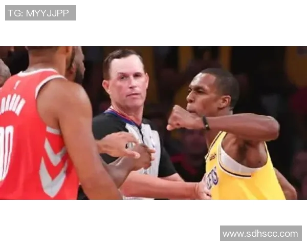 林葳参加俄勒冈大学队内对抗，主控受伤迎首发良机，主帅承诺助他圆NBA梦！