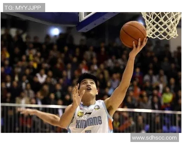 上赛季因伤只打8场比赛！新疆男篮2米11蓝领内线正式复出，能否成为李