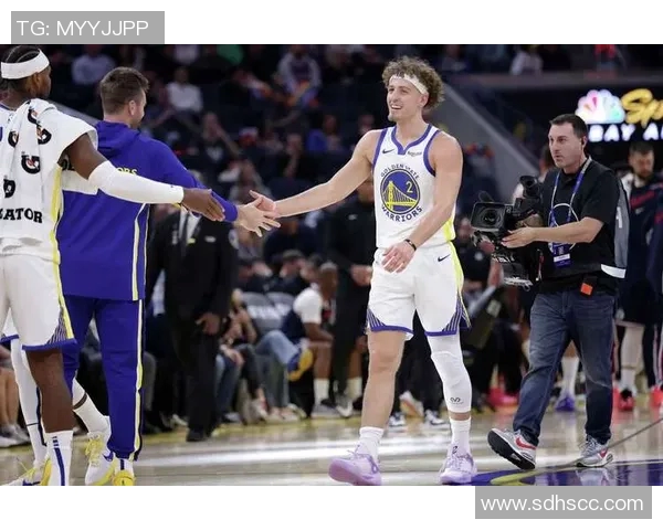 波杰姆斯基热身三分连中，手热后狂喜摇摆庆祝