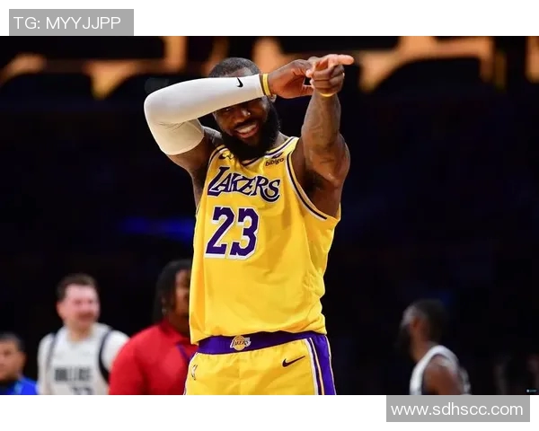 媒体：詹姆斯依然是联盟第一人，他在任何阵容都是顶级得分手