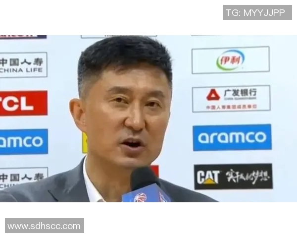 主动示好,广东新援或曝光,28岁,中锋,晒广东球衣,曾和杜锋合作